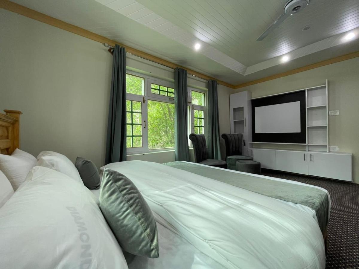 Skardu Saraye Hotel & Resort Luaran gambar