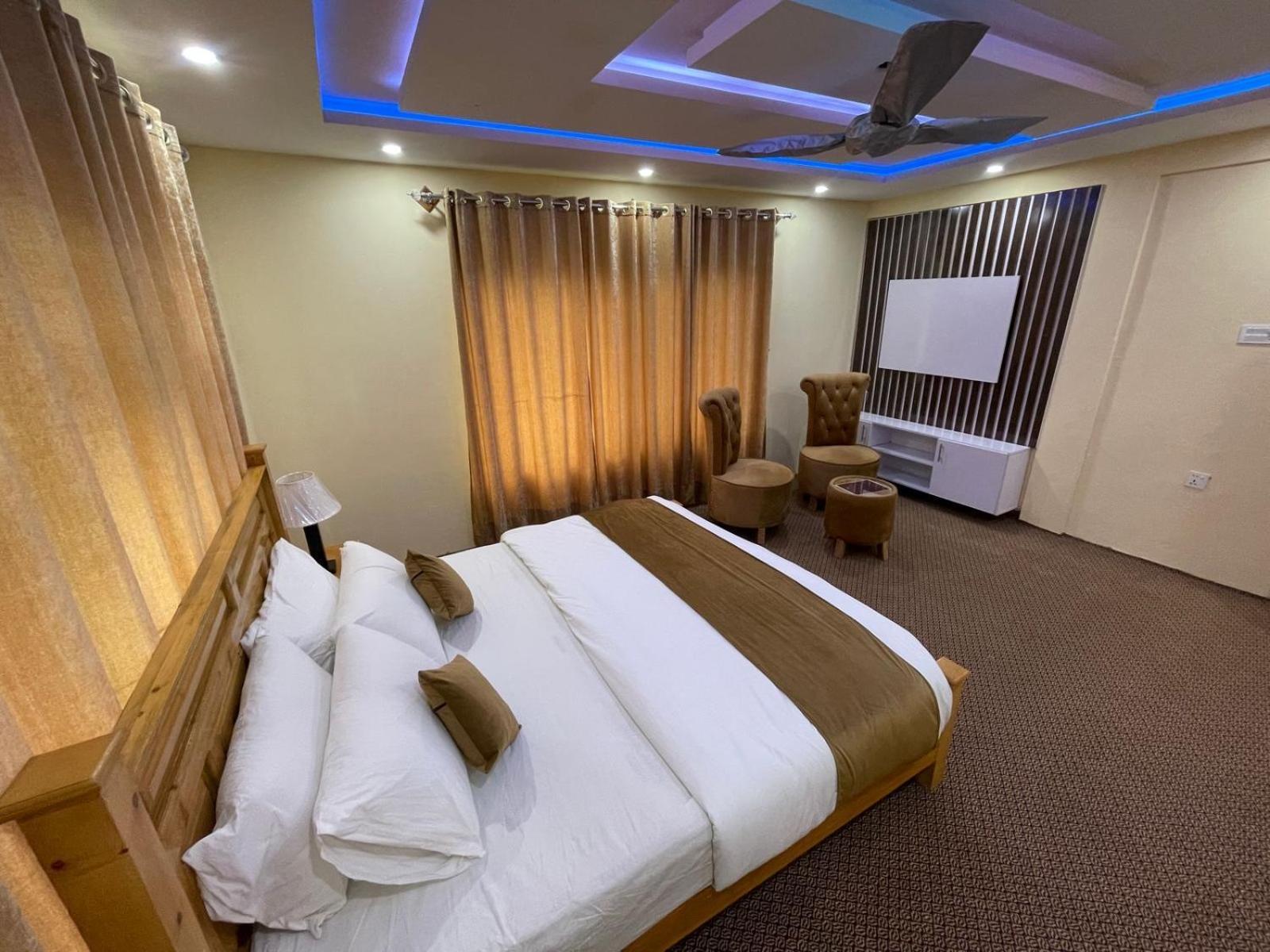 Skardu Saraye Hotel & Resort Luaran gambar